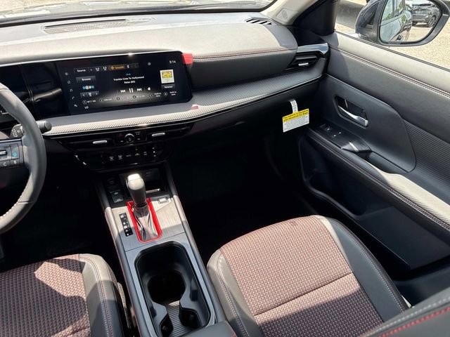 New 2025 Nissan Kicks SR image 17