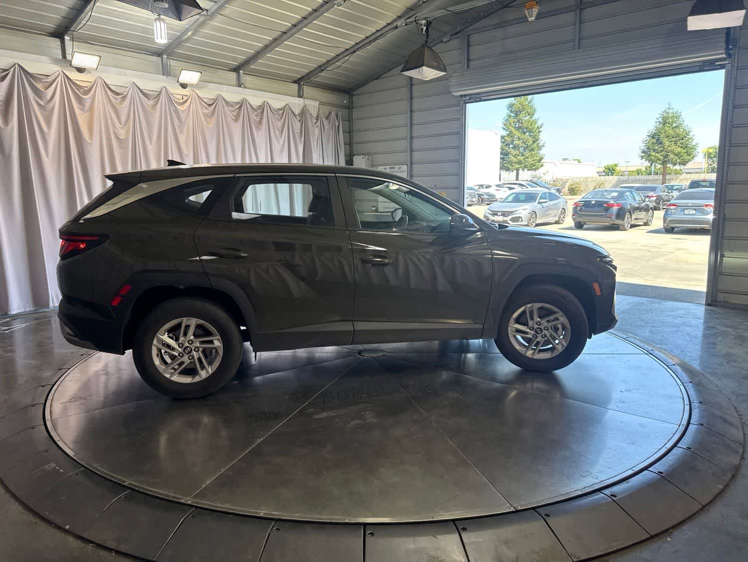 Certified 2025 Hyundai Tucson SE AWD/4WD image 4