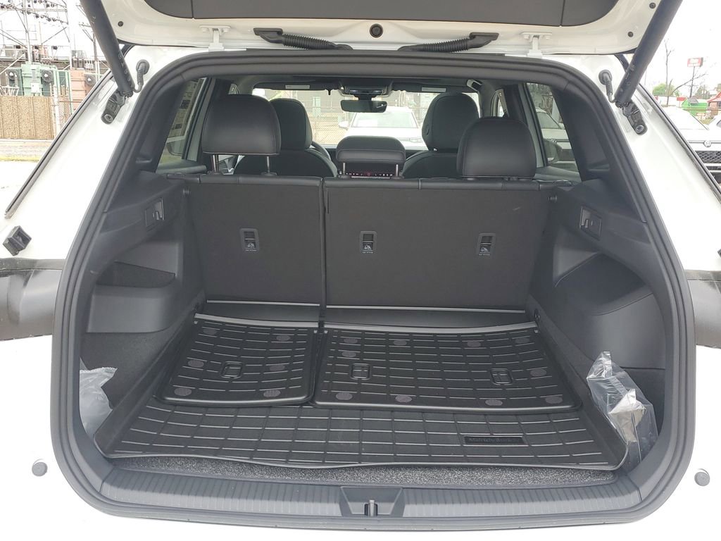 New 2026 Volkswagen Tiguan SE R-Line image 7