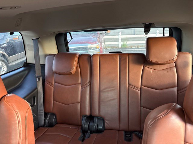 Used 2019 Cadillac Escalade Premium Luxury w/ LPO, Radiant Package AWD/4WD image 11