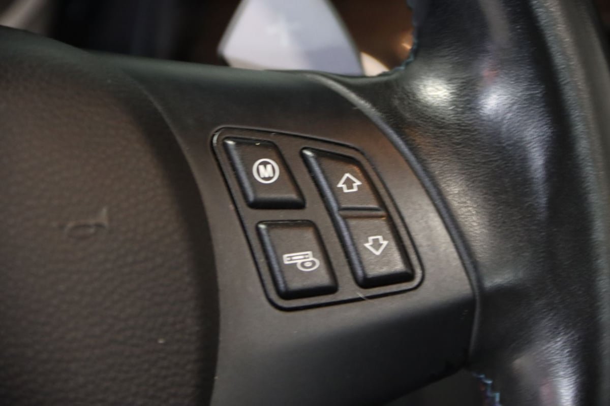 Used 2011 BMW M3 Convertible RWD image 16