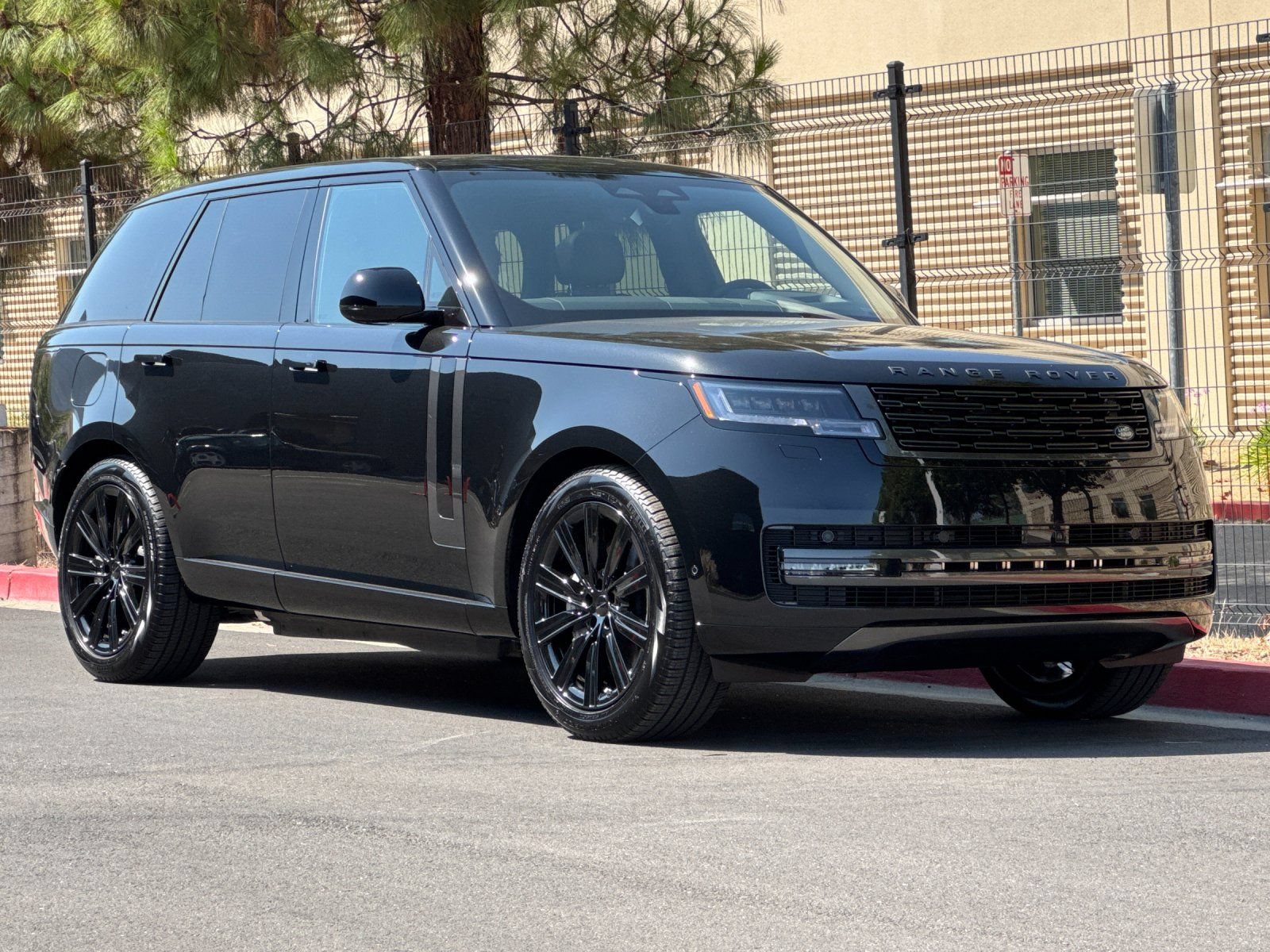 New 2026 Land Rover Range Rover SE AWD/4WD image 8
