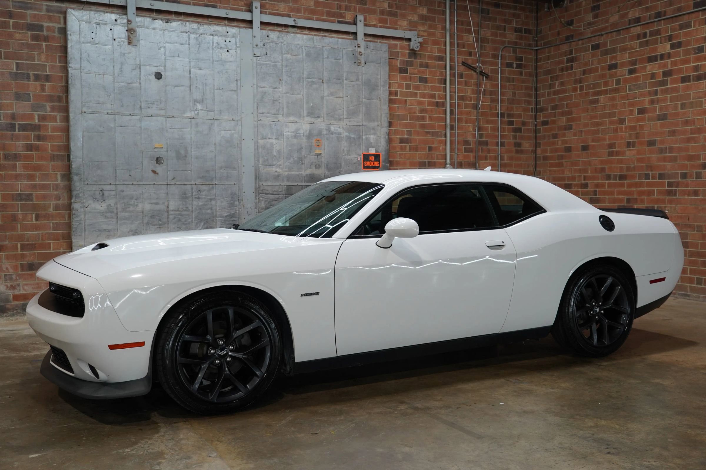 Used 2019 Dodge Challenger R/T w/ Blacktop Package image 9