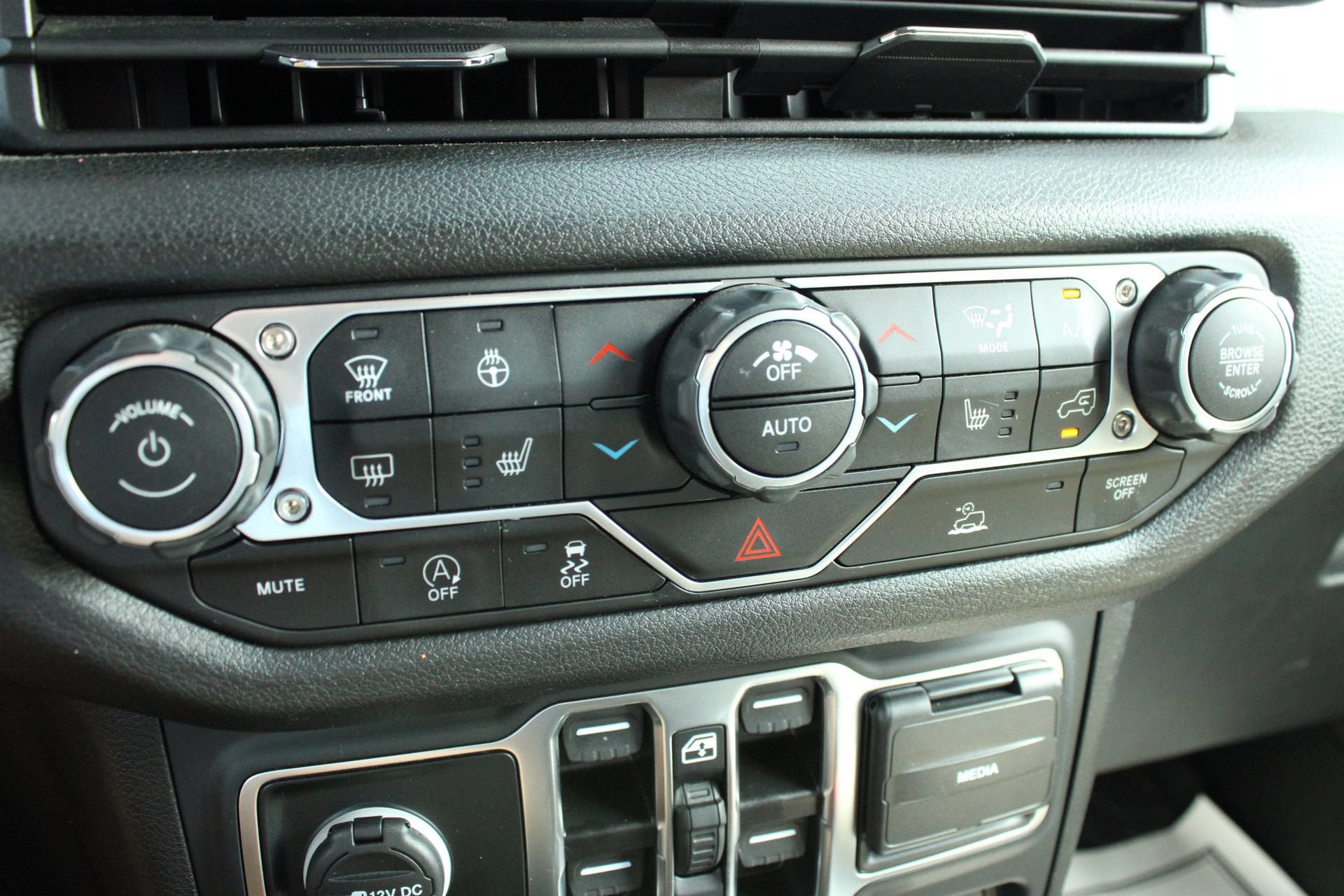 Used 2025 Jeep Wrangler Unlimited Sport AWD/4WD image 36