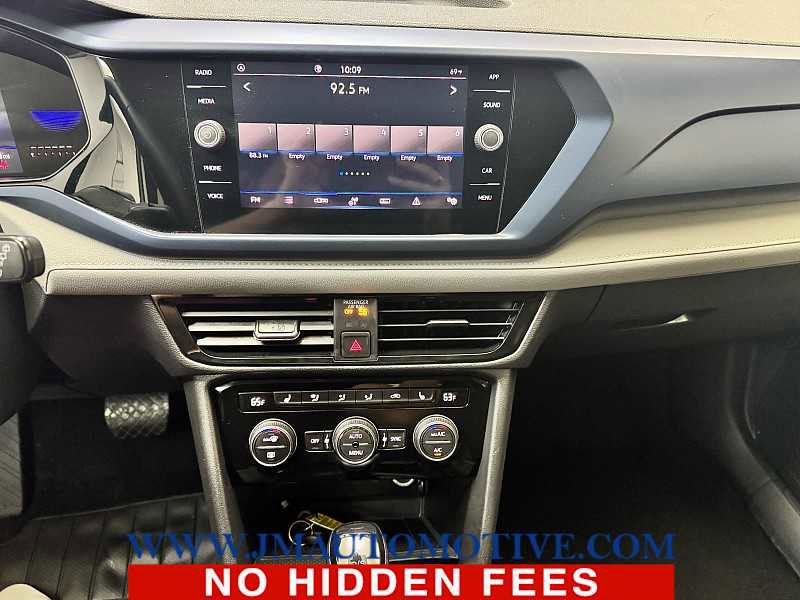 Used 2024 Volkswagen Taos SE FWD image 24