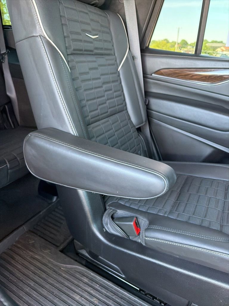 Used 2024 Cadillac Escalade Sport Platinum w/ LPO, ONYX Package AWD/4WD image 18