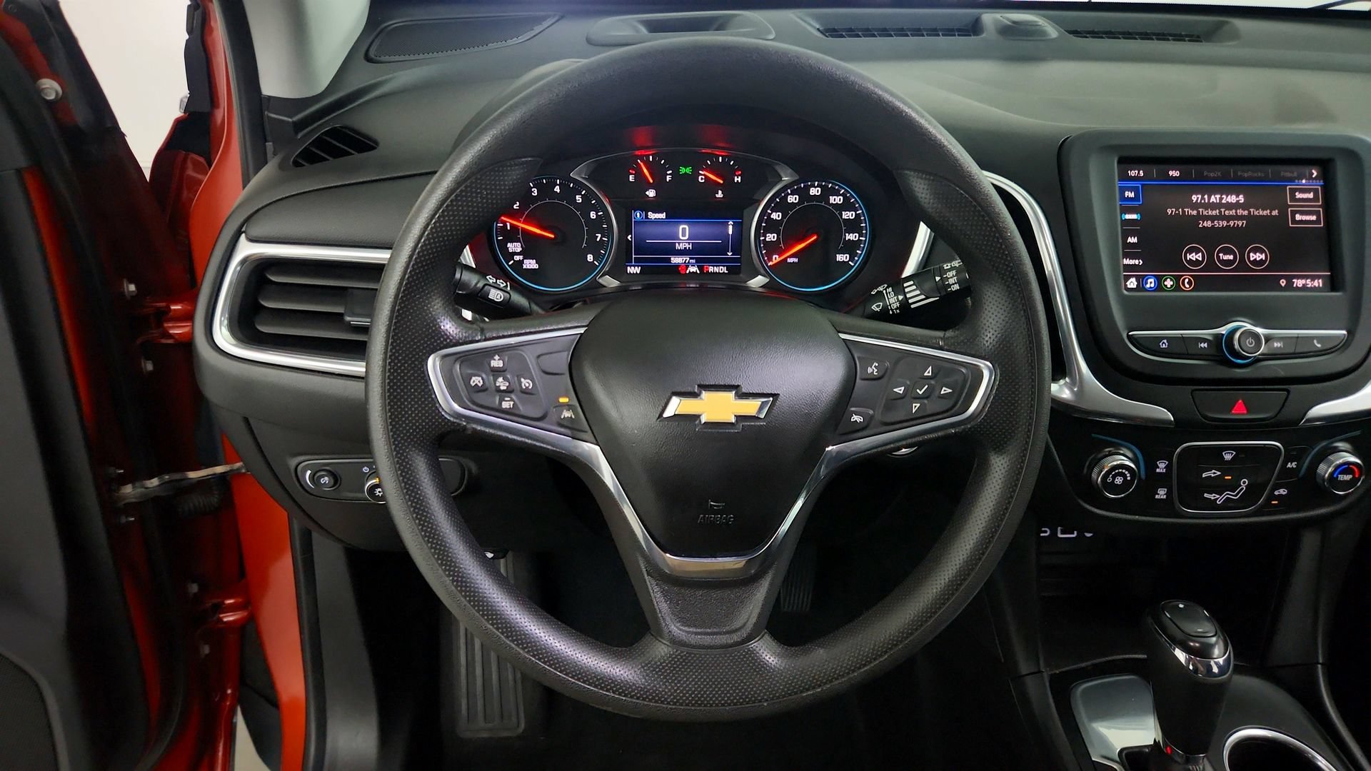 Used 2020 Chevrolet Equinox LT FWD image 19