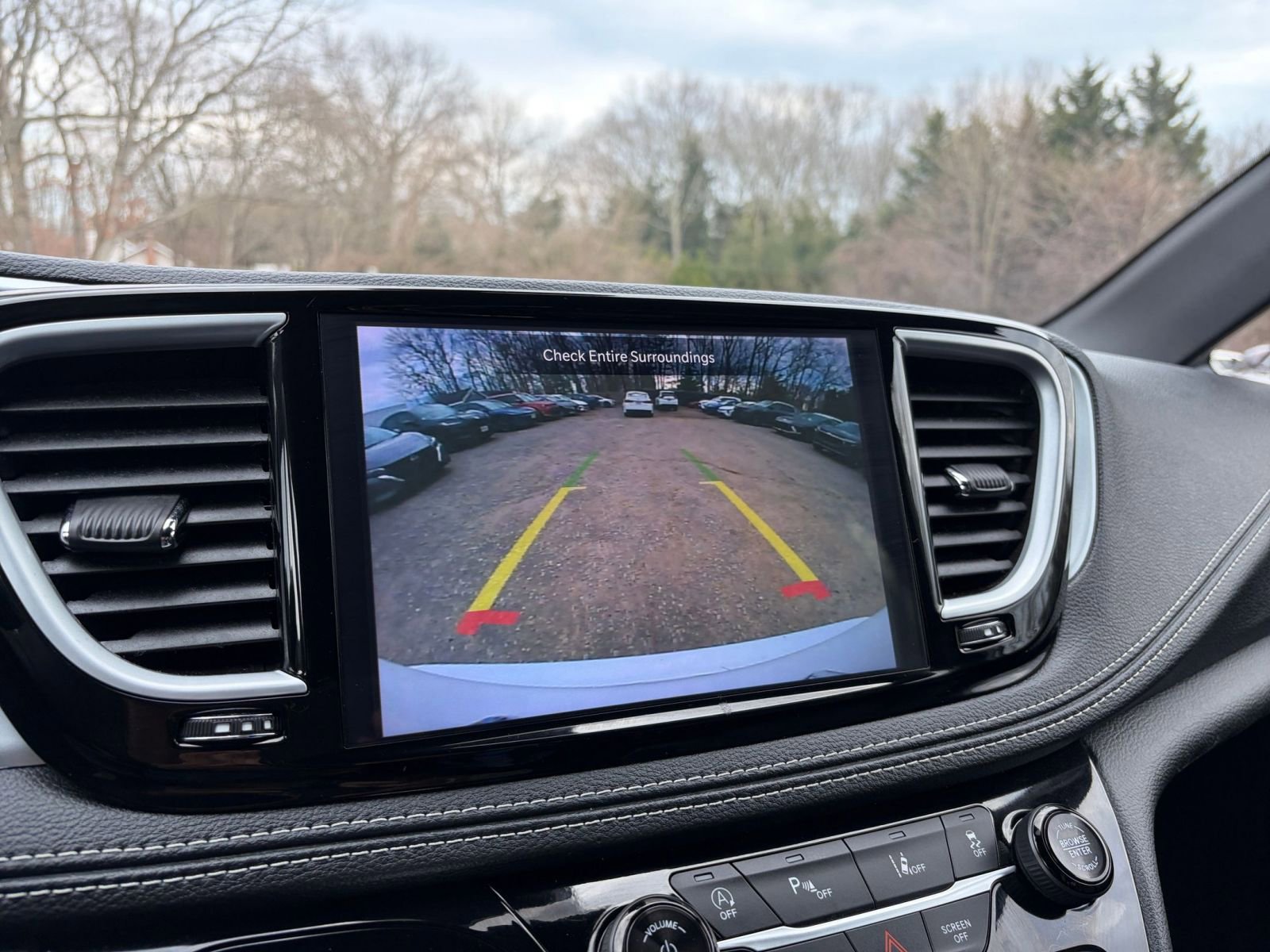 Used 2025 Chrysler Pacifica Limited image 25