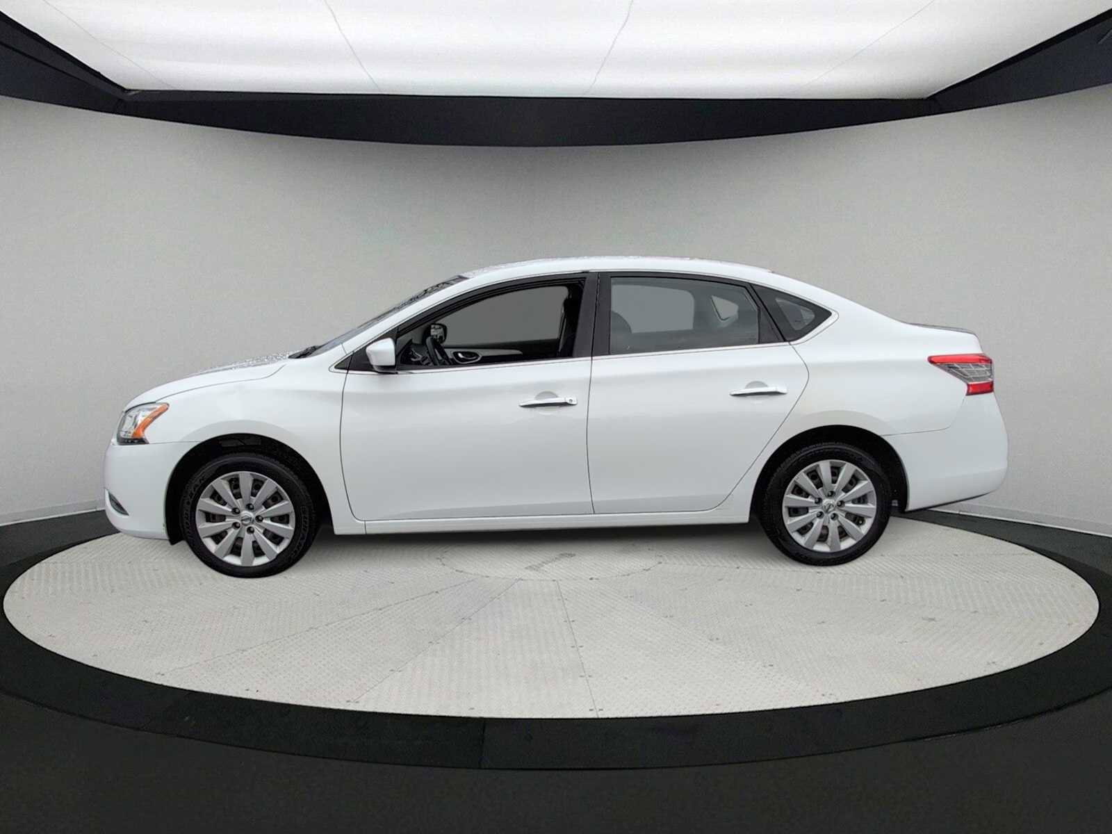 Used 2015 Nissan Sentra S image 5