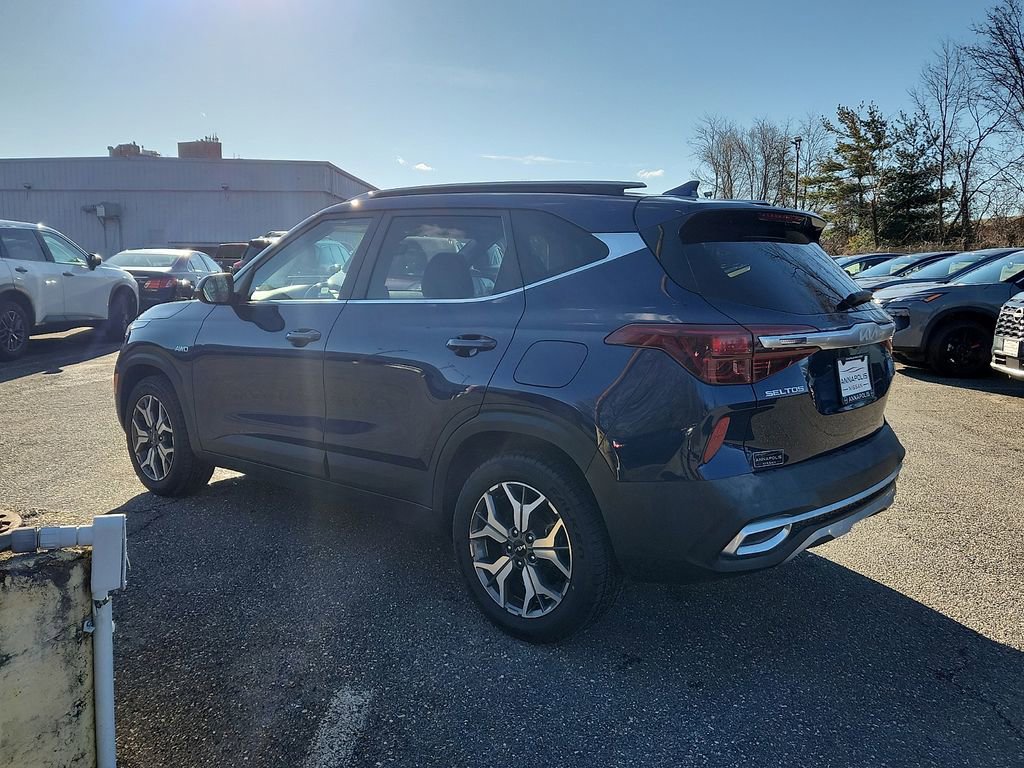 Used 2022 Kia Seltos EX image 4