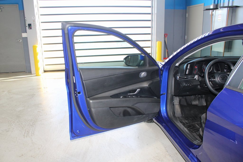 Used 2023 Hyundai Elantra SEL image 7