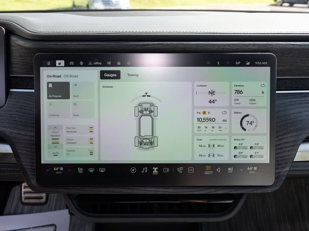 Used 2023 Rivian R1S Launch Edition AWD/4WD image 32