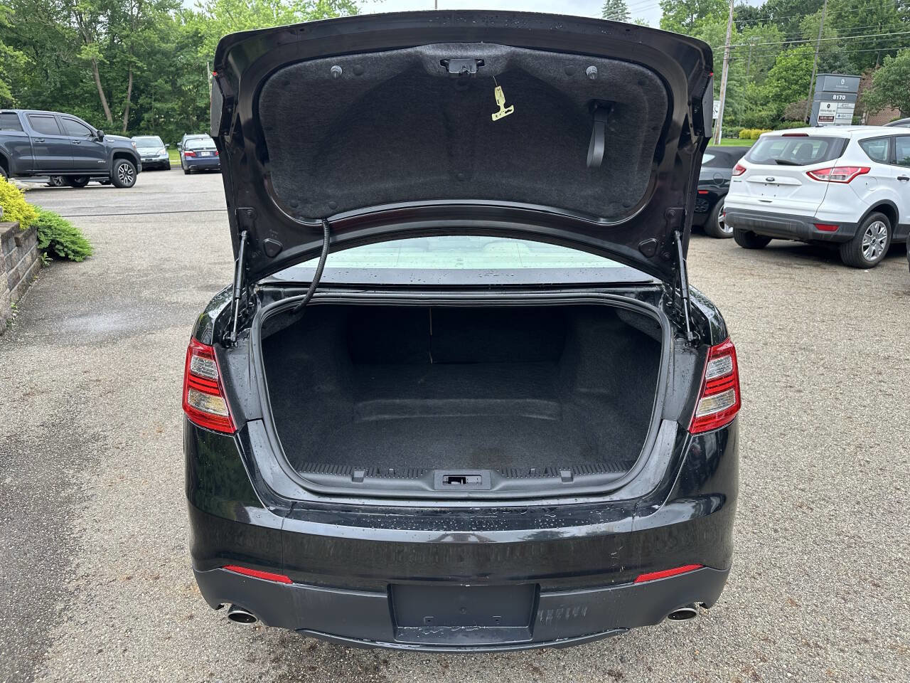 Used 2013 Ford Taurus SE image 6