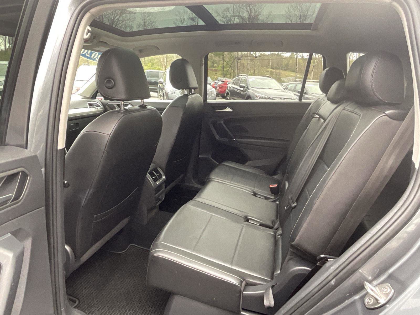 Used 2020 Volkswagen Tiguan SE w/ Panoramic Sunroof Package AWD/4WD image 12