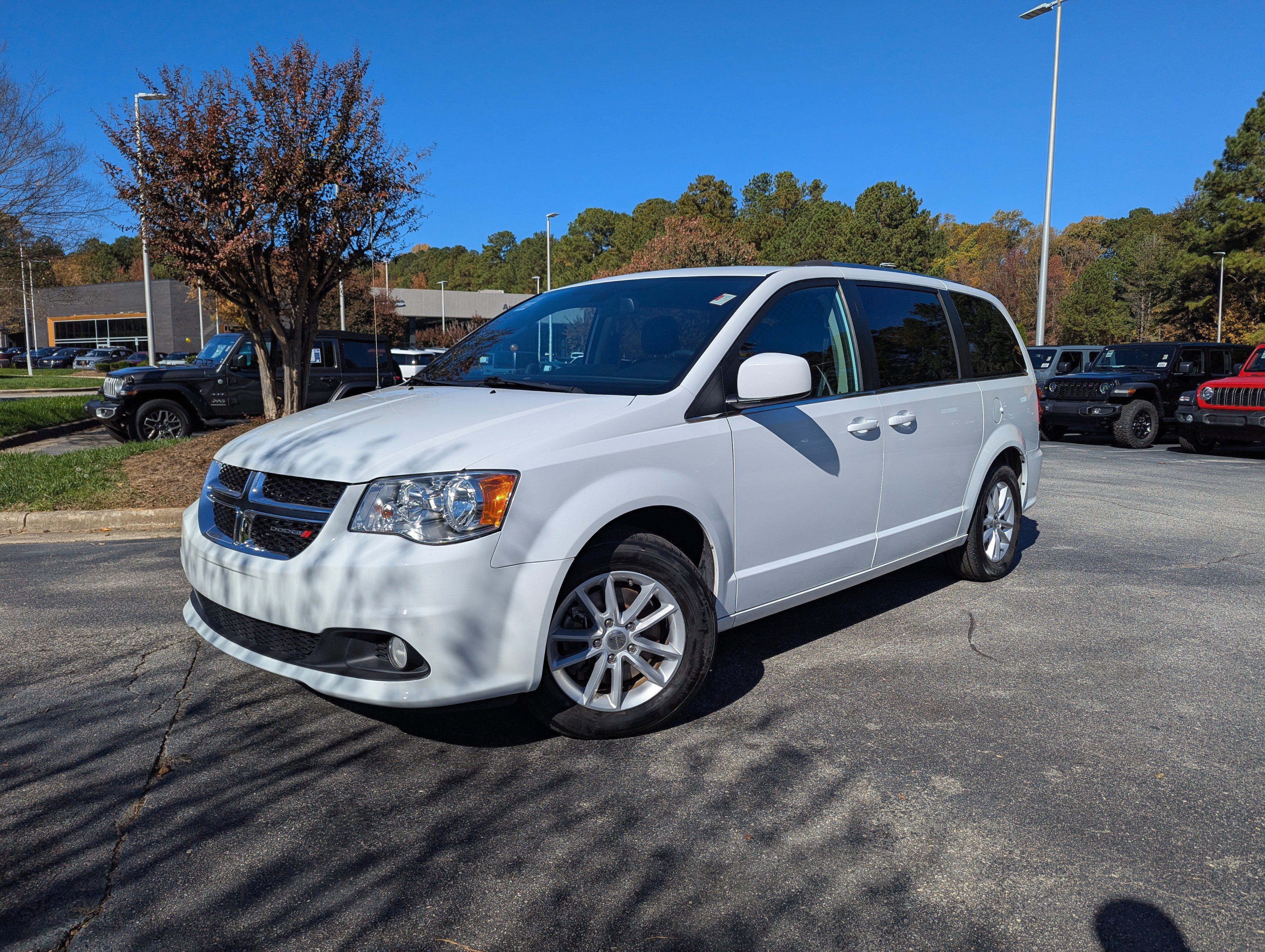 Used 2020 Dodge Grand Caravan SXT w/ Driver Convenience Group
