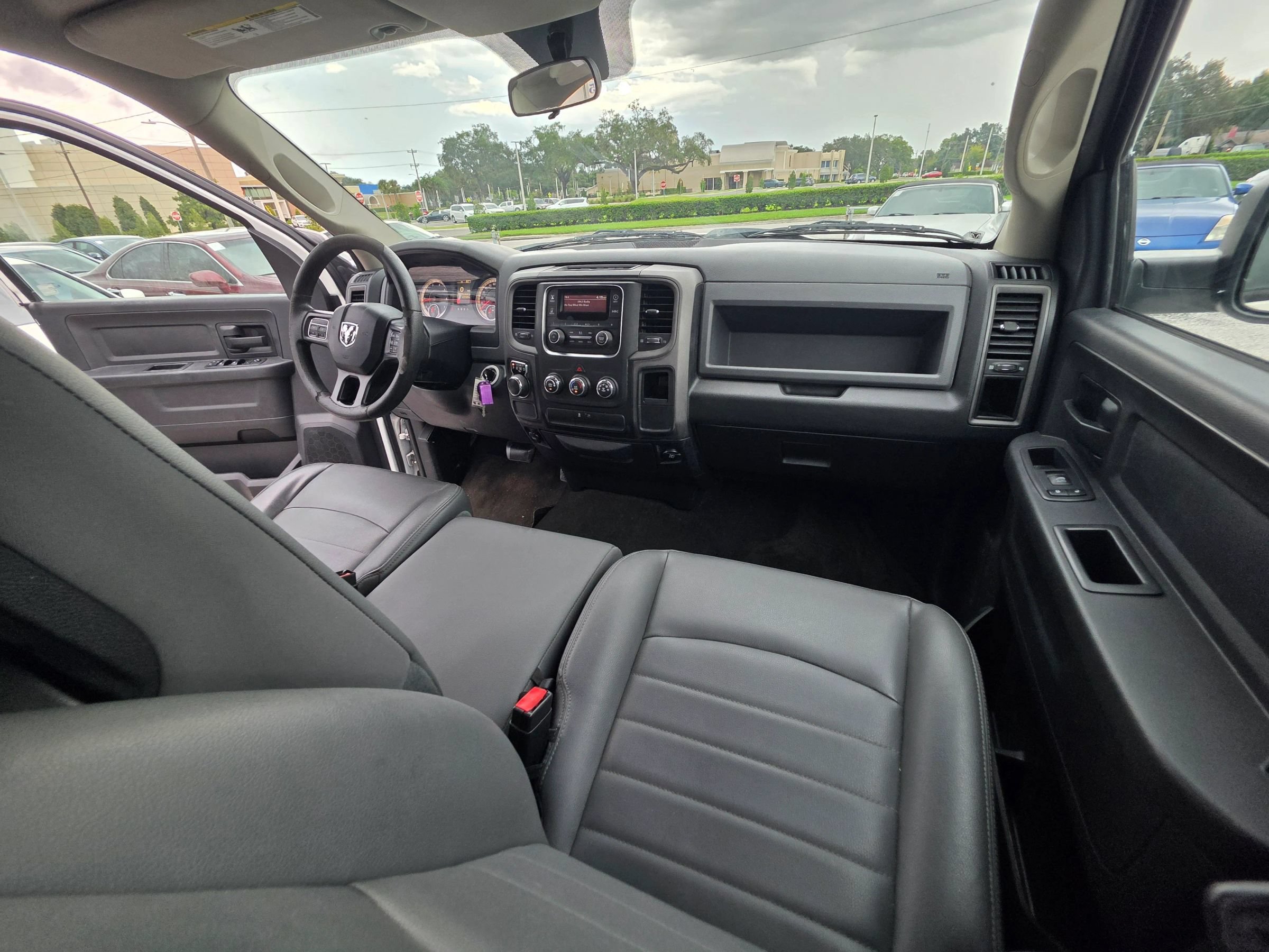Used 2017 RAM 1500 Express RWD image 17