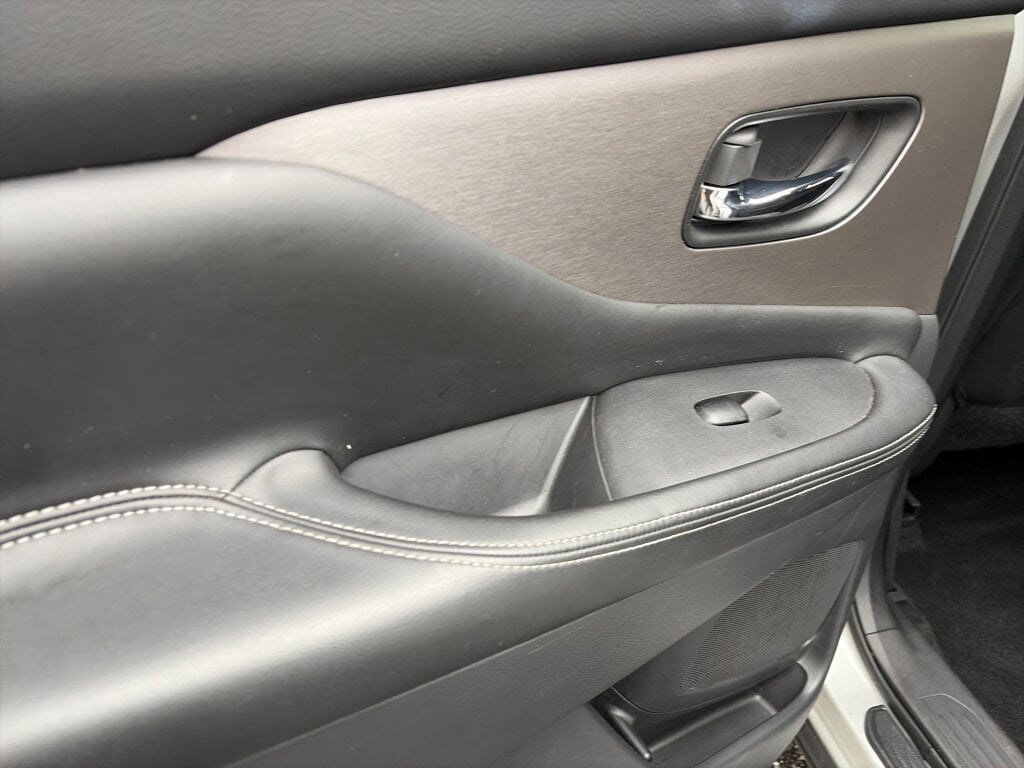 Used 2023 Nissan Murano S image 27