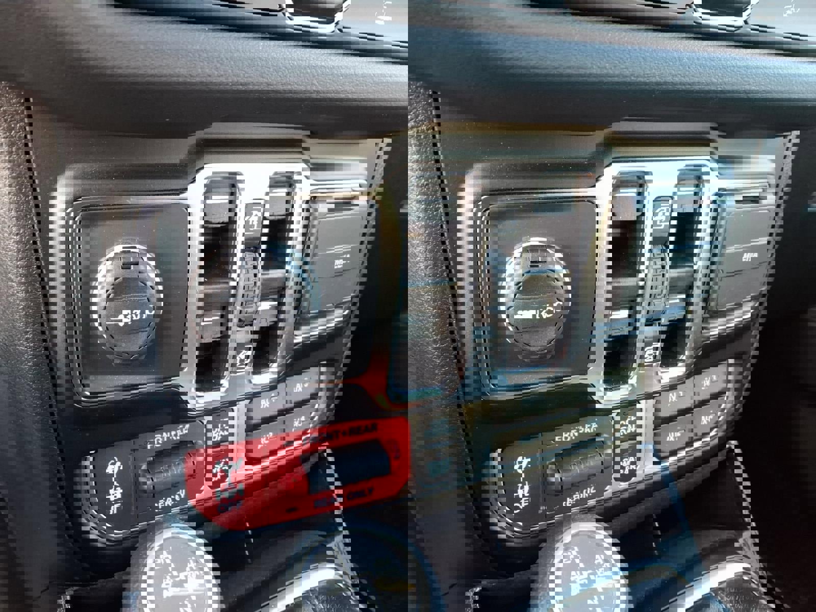 Used 2024 Jeep Wrangler Unlimited Rubicon 4xe w/ Convenience Group image 22