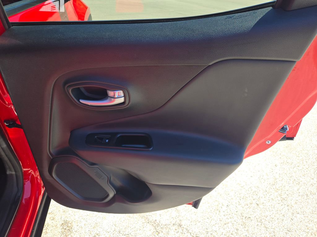 Used 2023 Jeep Renegade Trailhawk AWD/4WD image 8