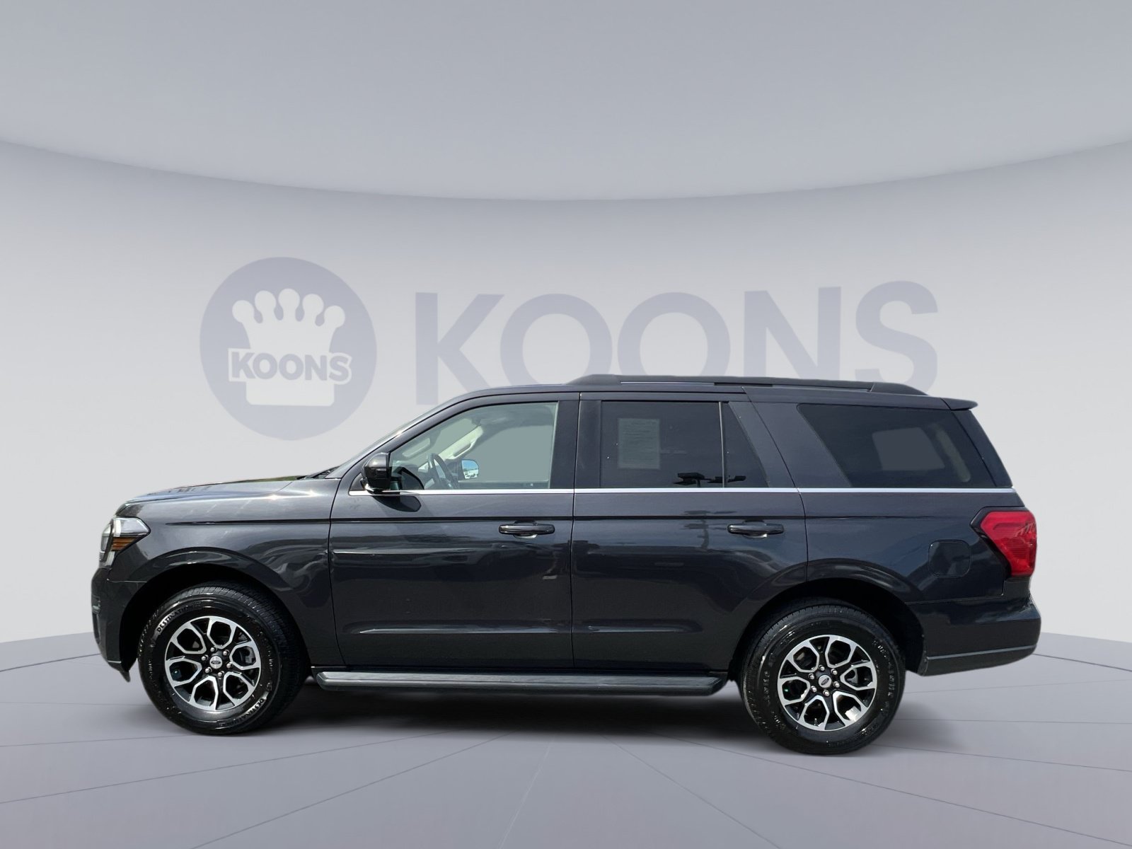 Used 2024 Ford Expedition XLT AWD/4WD image 7