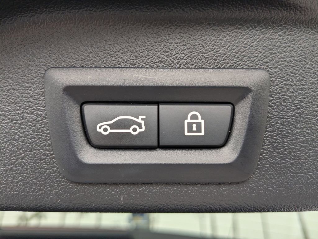 Used 2022 BMW X5 sDrive40i w/ Premium Package image 14