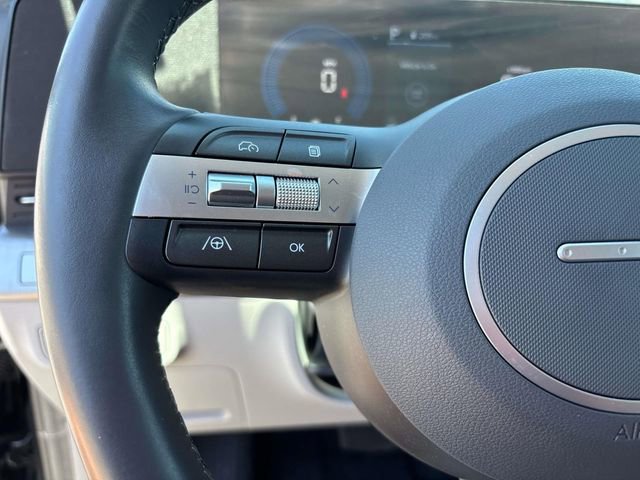 Certified 2025 Hyundai Kona SEL AWD/4WD image 17