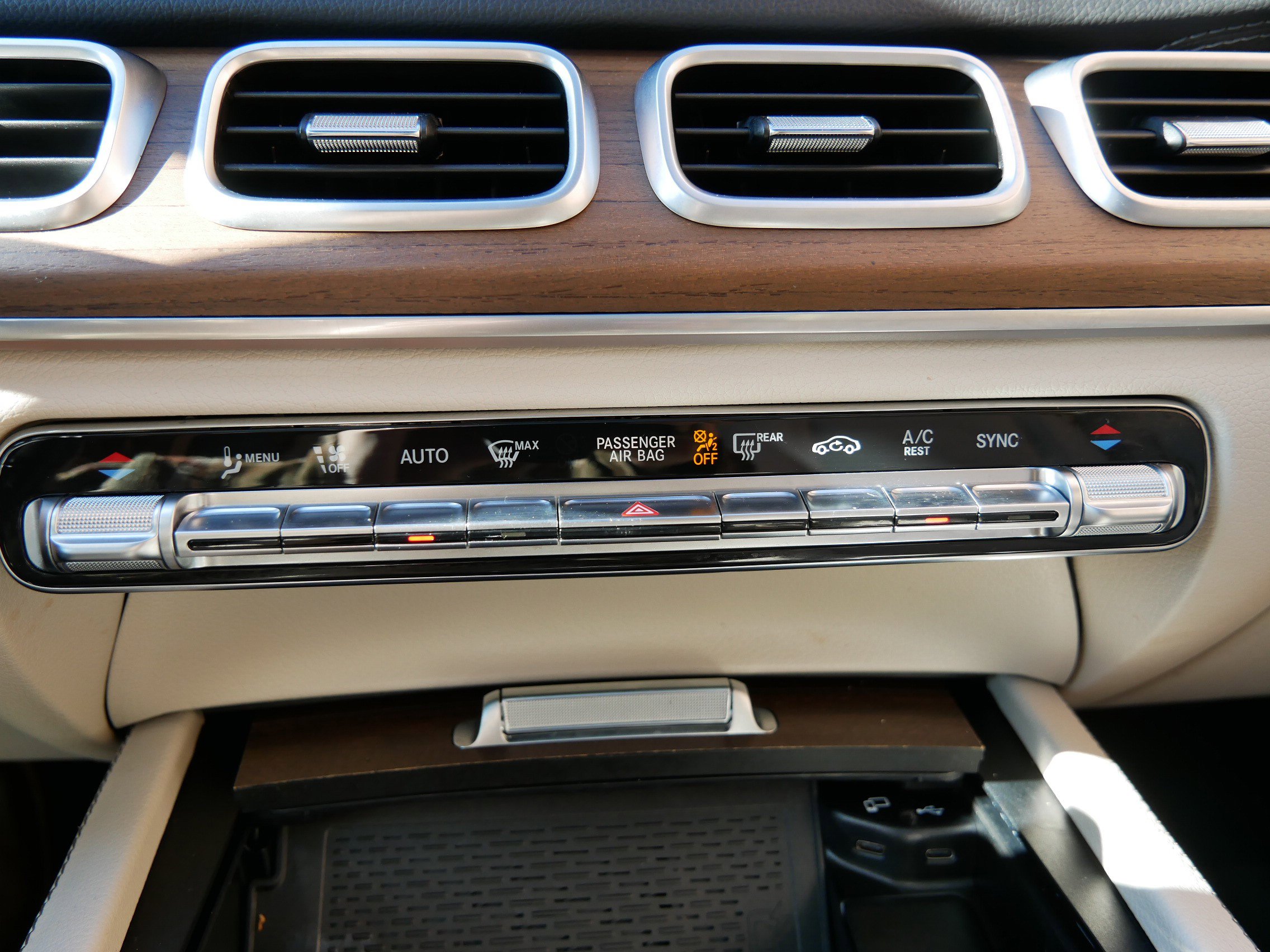 Used 2021 Mercedes-Benz GLS 580 4MATIC image 19