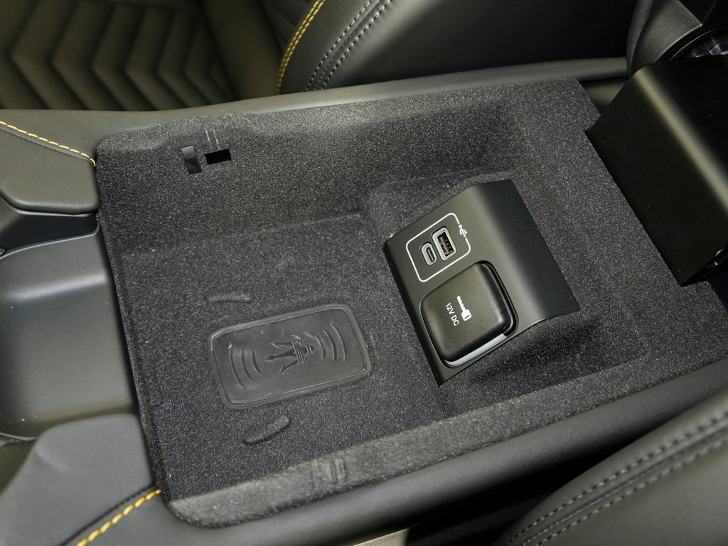 Used 2024 Maserati GranTurismo Trofeo AWD/4WD image 32