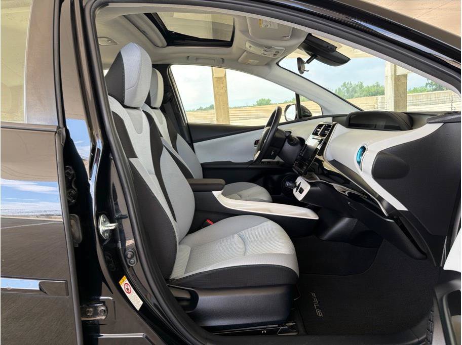 Used 2016 Toyota Prius Three FWD image 14