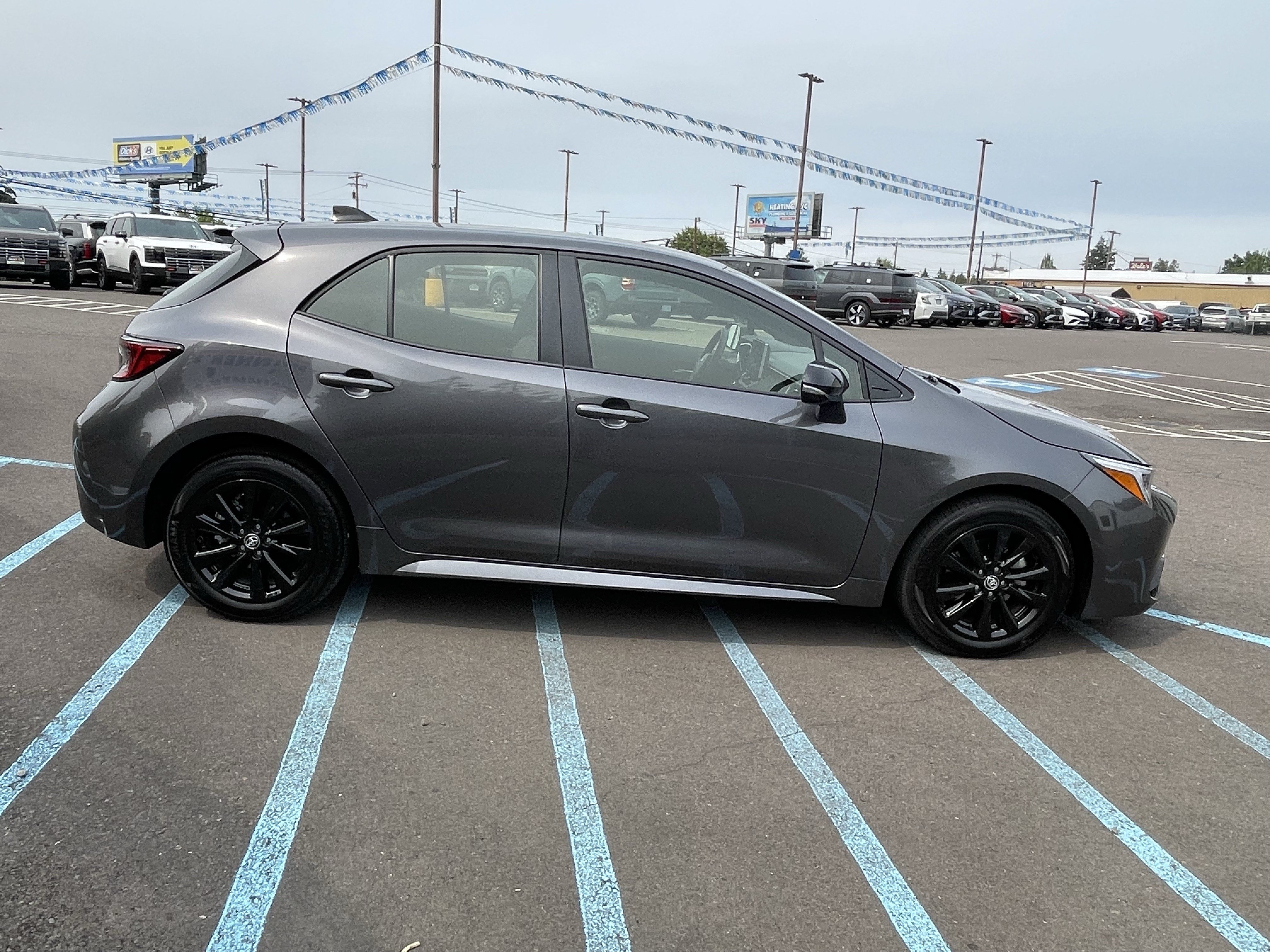 Used 2026 Toyota Corolla SE FWD image 6