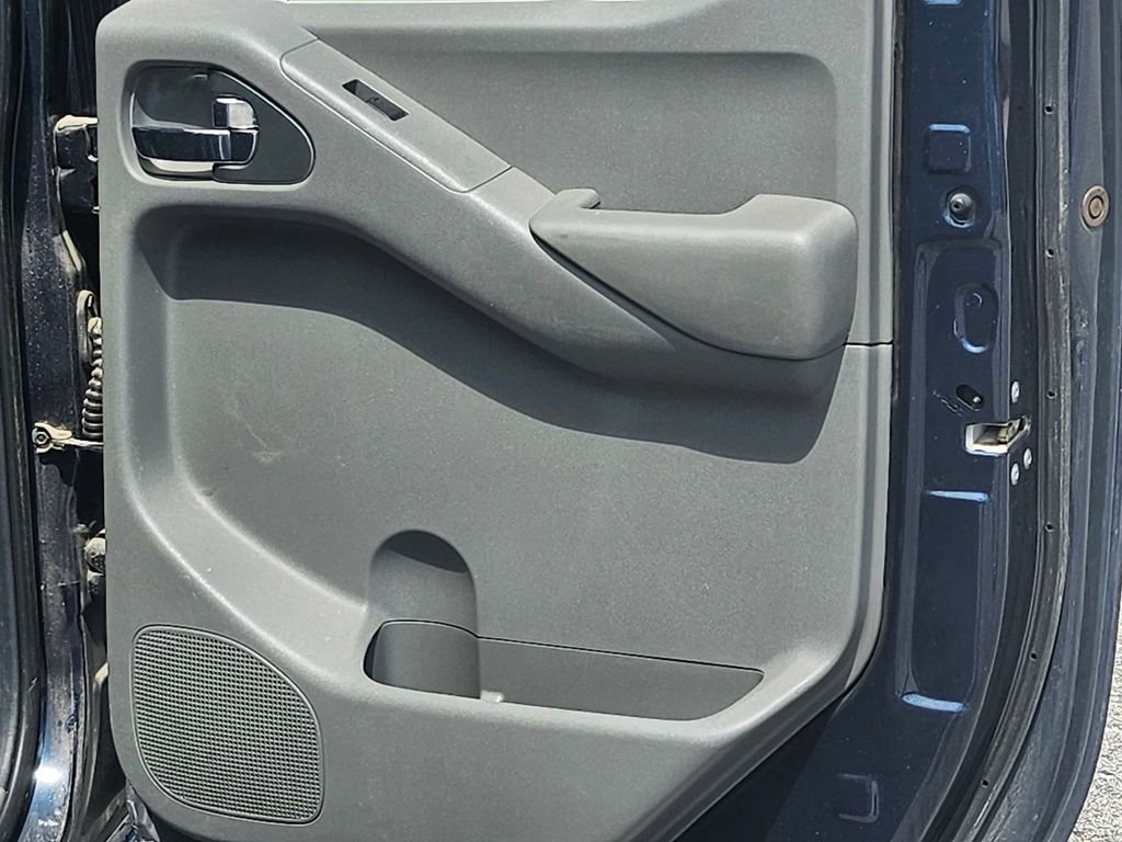 Used 2019 Nissan Frontier SV image 35