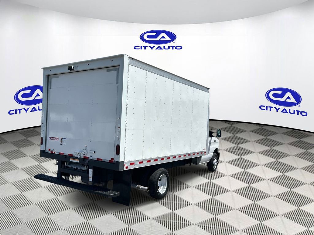Used 2021 Ford E-450 and Econoline 450 Super Duty w/ Power Windows & Locks Group RWD image 3