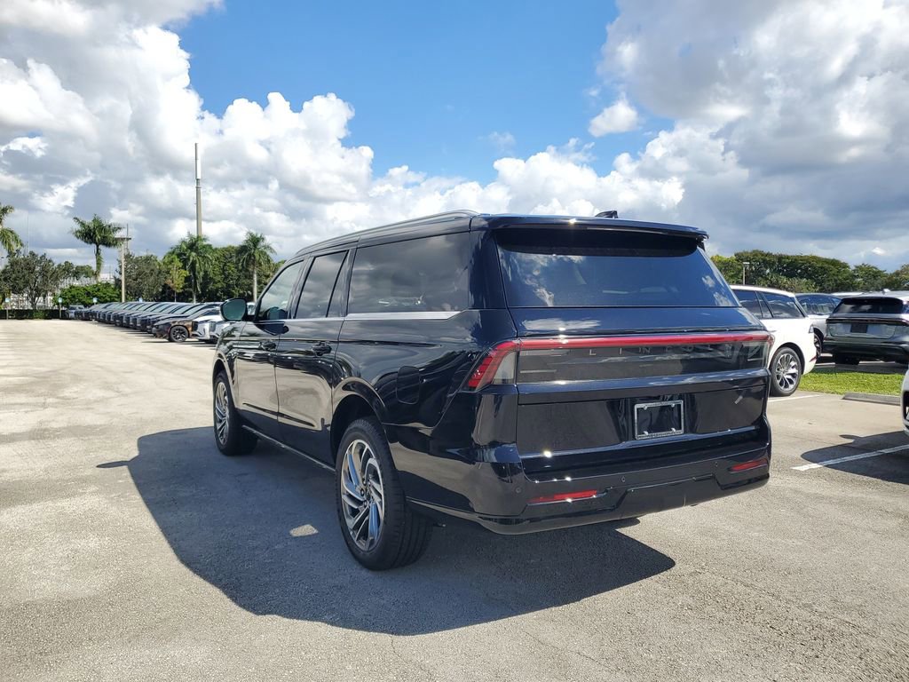 New 2025 Lincoln Navigator L Reserve image 3