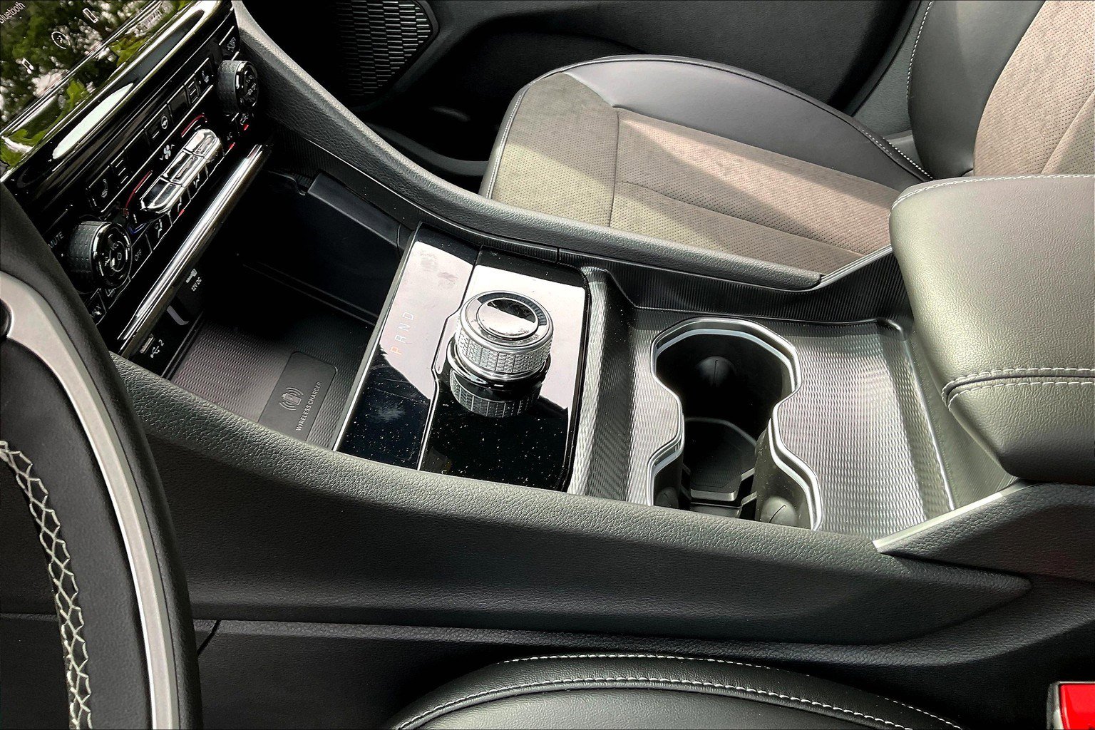 New 2025 Jeep Grand Cherokee Laredo image 8