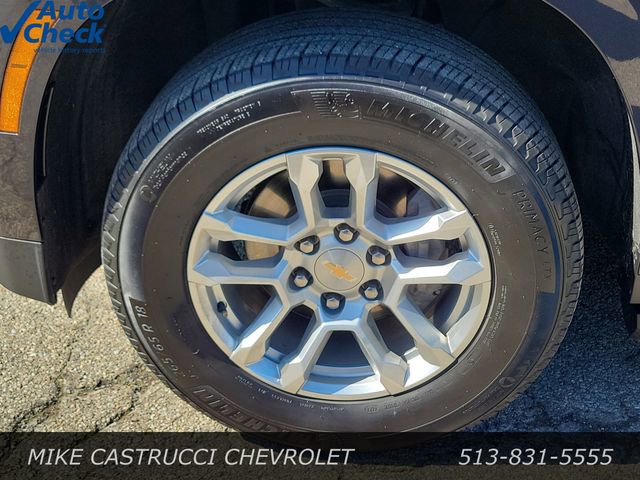 Used 2025 Chevrolet Suburban LT AWD/4WD image 9
