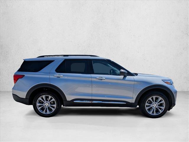 Certified 2023 Ford Explorer XLT w/ Equipment Group 202A AWD/4WD image 4