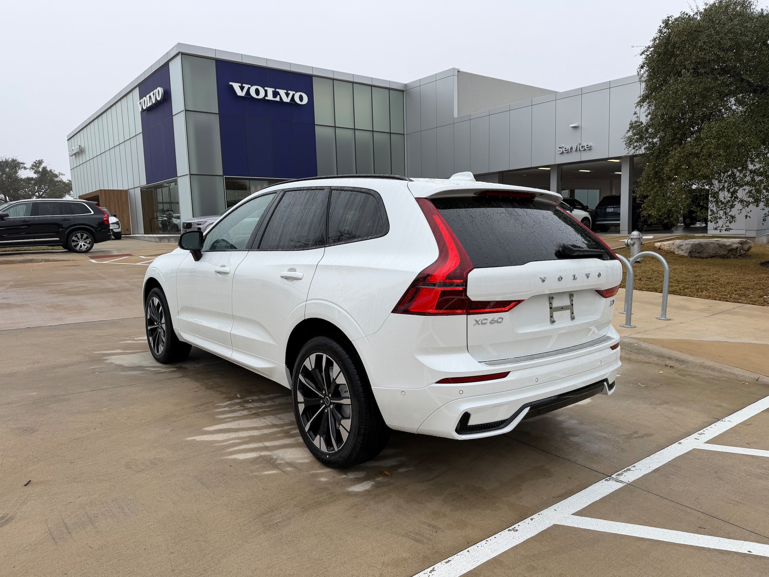 New 2026 Volvo XC60 B5 Plus w/ Protection Package Premier AWD/4WD image 4