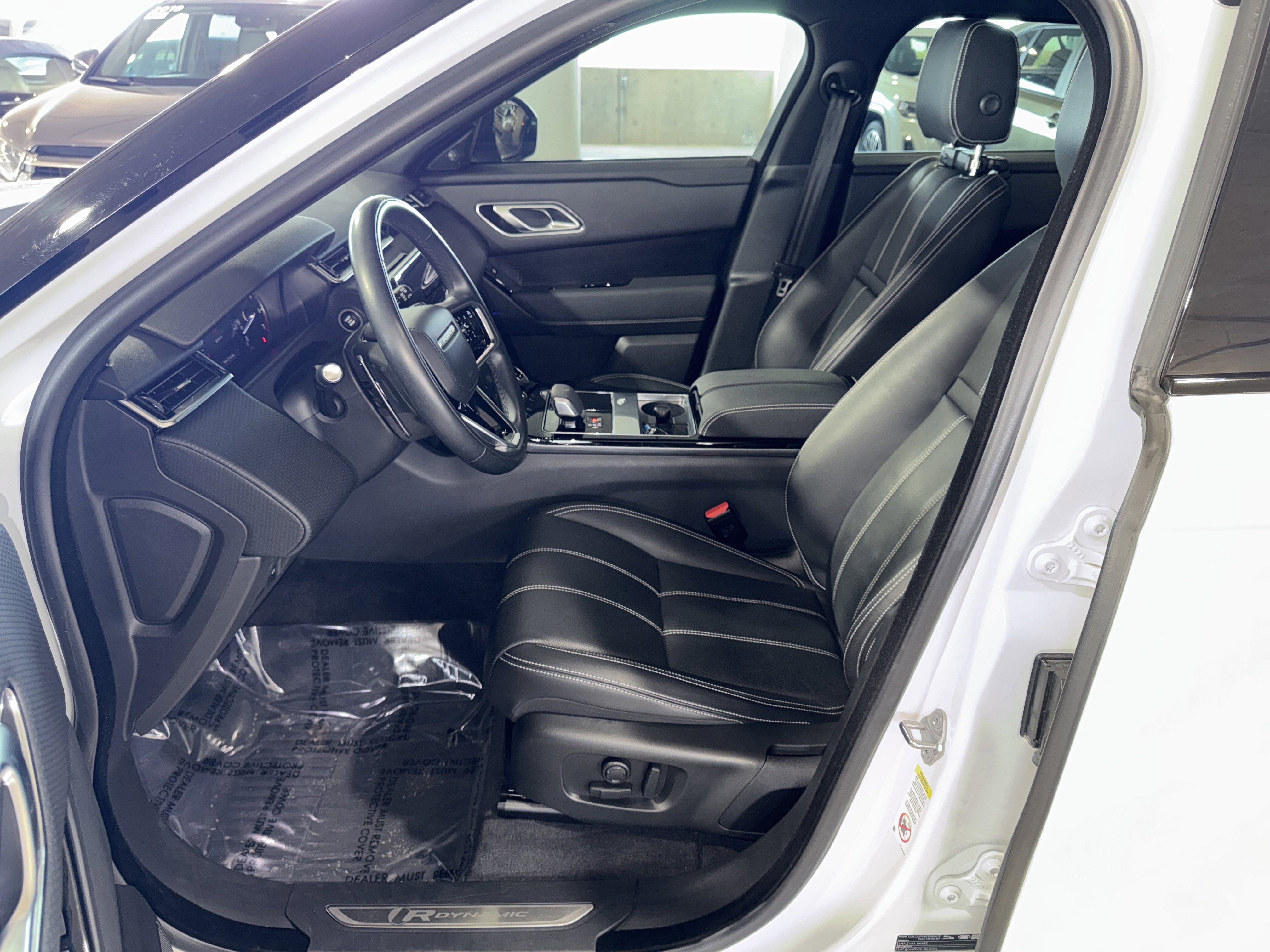 Used 2023 Land Rover Range Rover Velar R-Dynamic S image 18