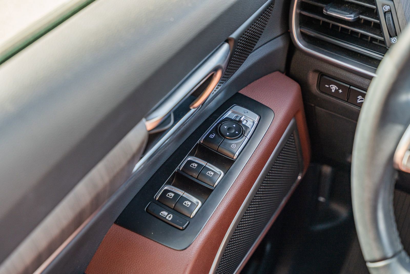 Used 2024 Kia Telluride EX w/ EX Captain's Chair Package image 29