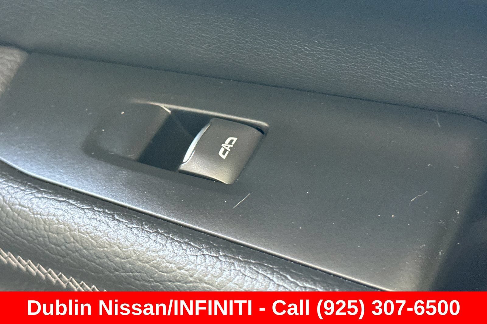 Used 2025 GMC Yukon XL Denali AWD/4WD image 24