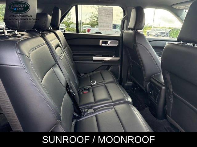 Used 2023 Ford Explorer XLT w/ Equipment Group 202A AWD/4WD image 11