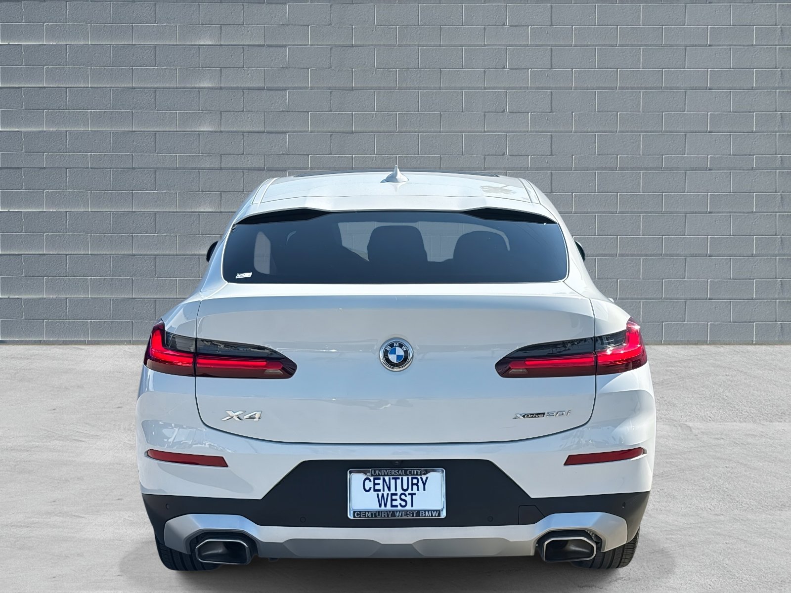 Used 2025 BMW X4 xDrive30i image 4