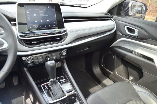 Used 2022 Jeep Compass Latitude w/ Sun and Sound Group image 24