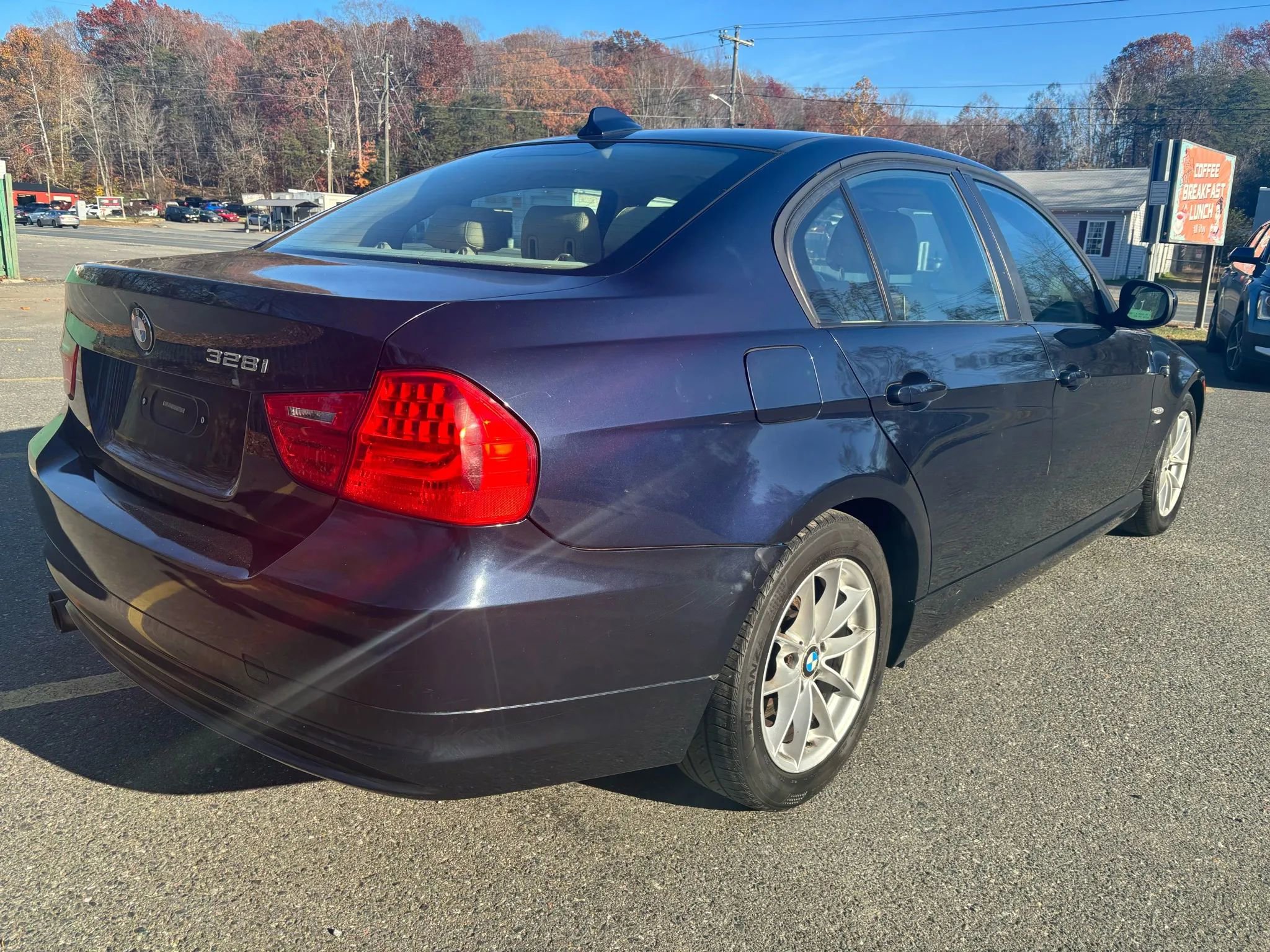 Used 2010 BMW 328i xDrive Sedan image 10