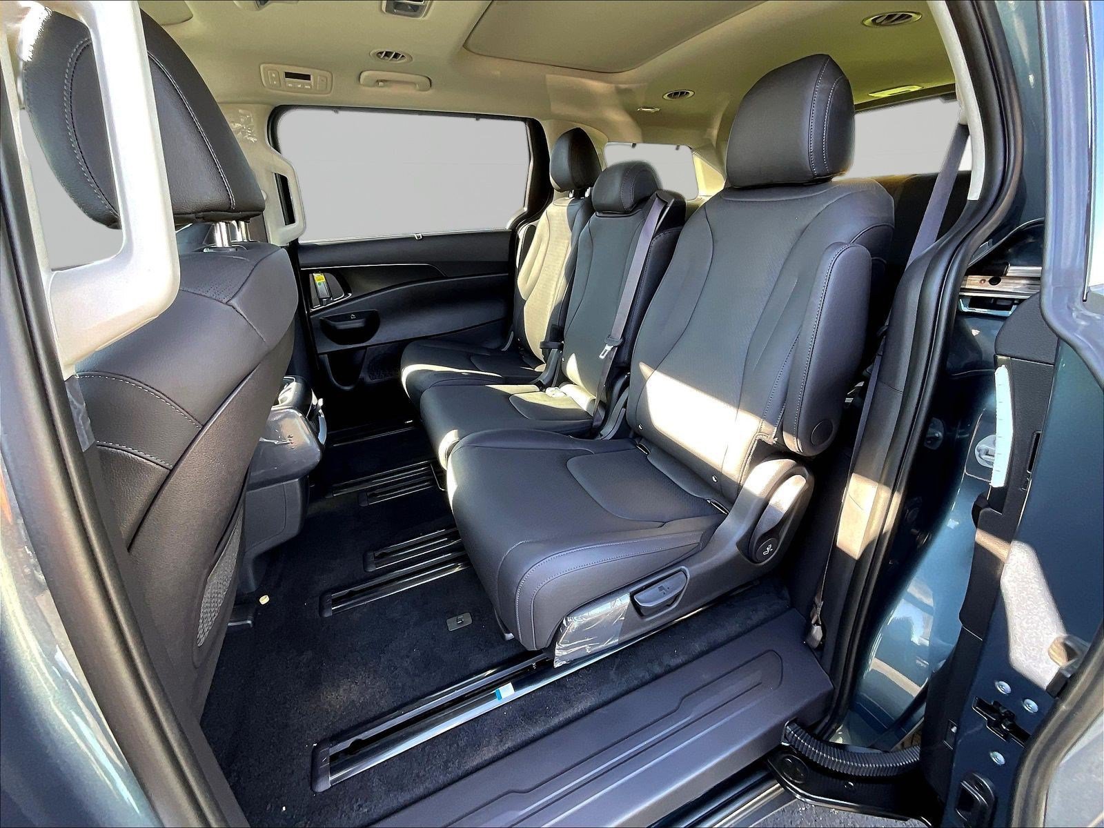 New 2027 Kia Carnival SX Prestige FWD image 18