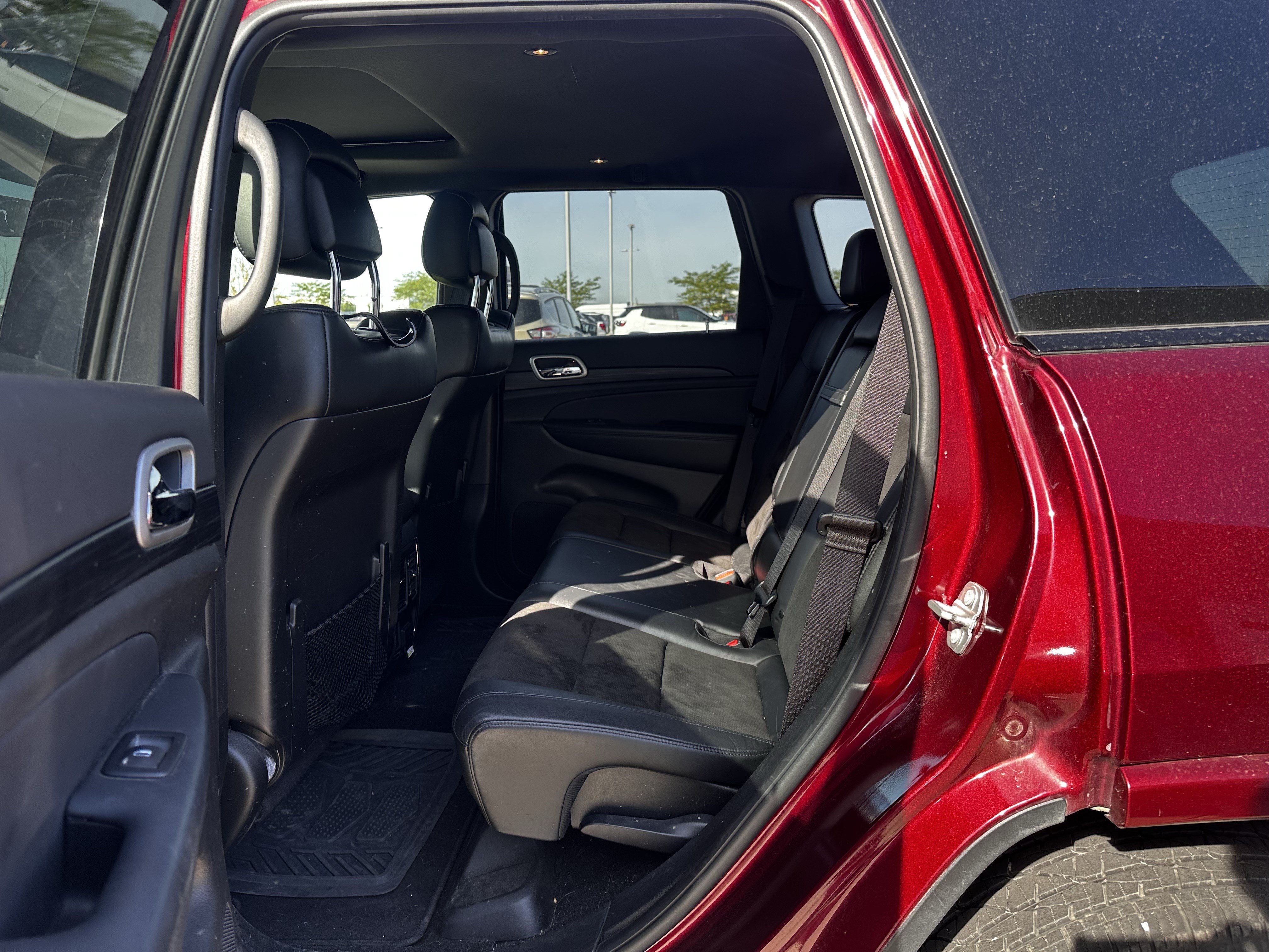 Used 2020 Jeep Grand Cherokee Altitude AWD/4WD image 9