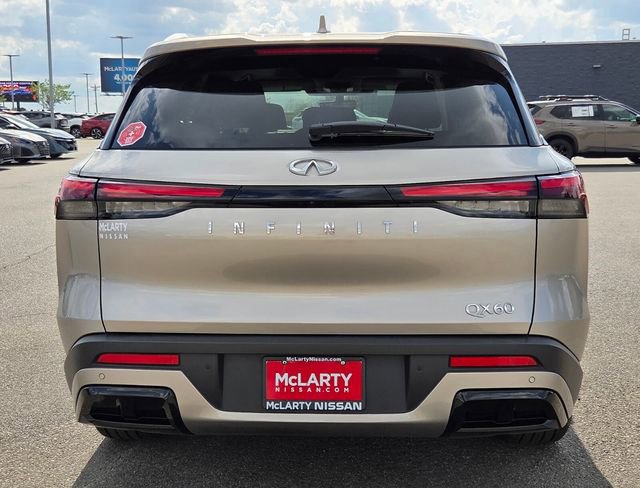 Used 2023 INFINITI QX60 Luxe w/ Vision Package FWD image 6