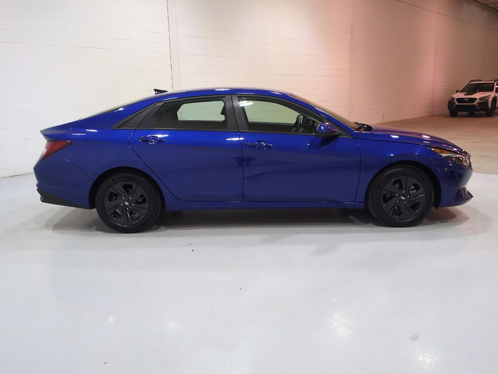 Certified 2023 Hyundai Elantra Blue FWD image 2