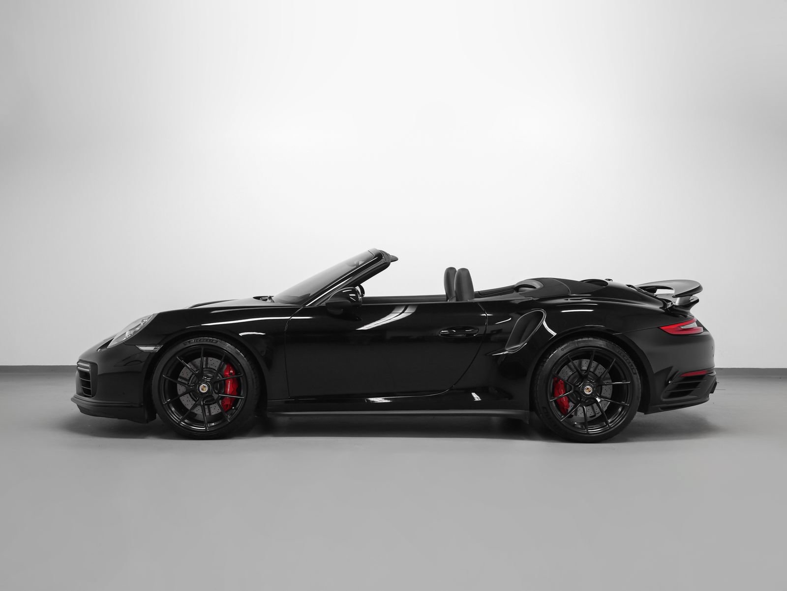 Used 2018 Porsche 911 Turbo AWD/4WD image 2