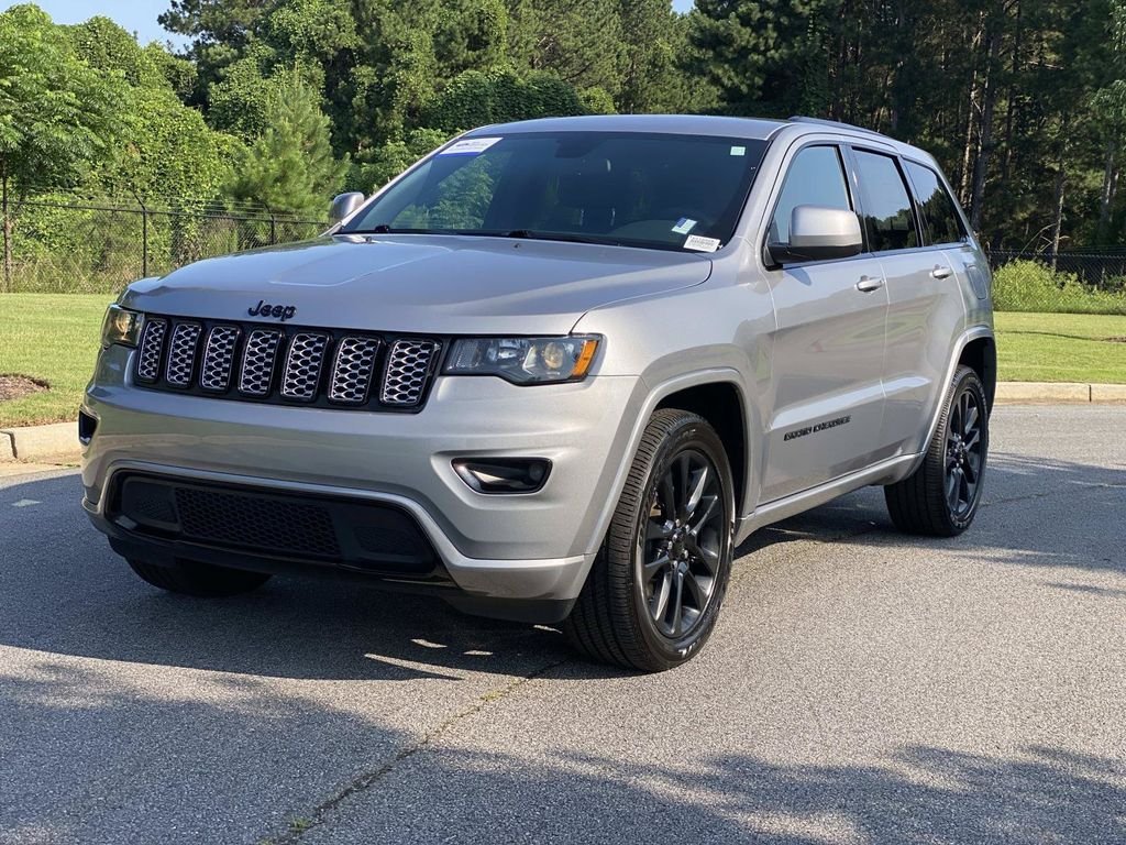 Used 2021 Jeep Grand Cherokee Laredo RWD image 9